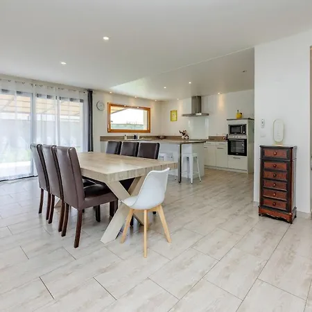 Pastel - Piscine Chauffee & Jardin * Saint-Sulpice (Oise)