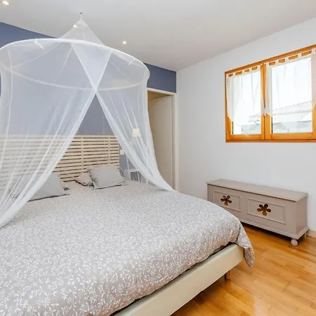 Pastel - Piscine Chauffee & Jardin Saint-Sulpice (Oise)